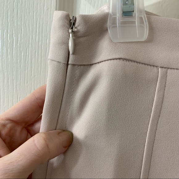 Aritzia Light Beige Pleated Mini Skirt Size 10 - Picture 4 of 7
